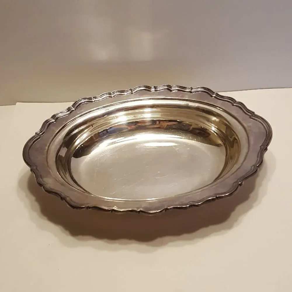 Vintage Reed & Barton 7040 Provincial Oval Bowl silverplated .